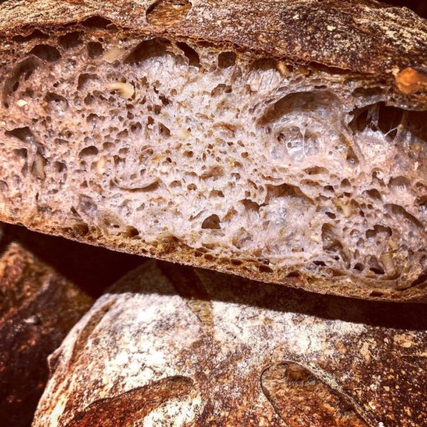 Walnussbrot mit Bananen-Biga - mipano Rezepte